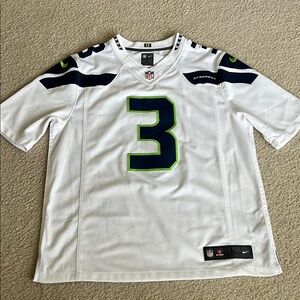 Seattle Seahawks Russell Wilson jersey. Embroidered patches.